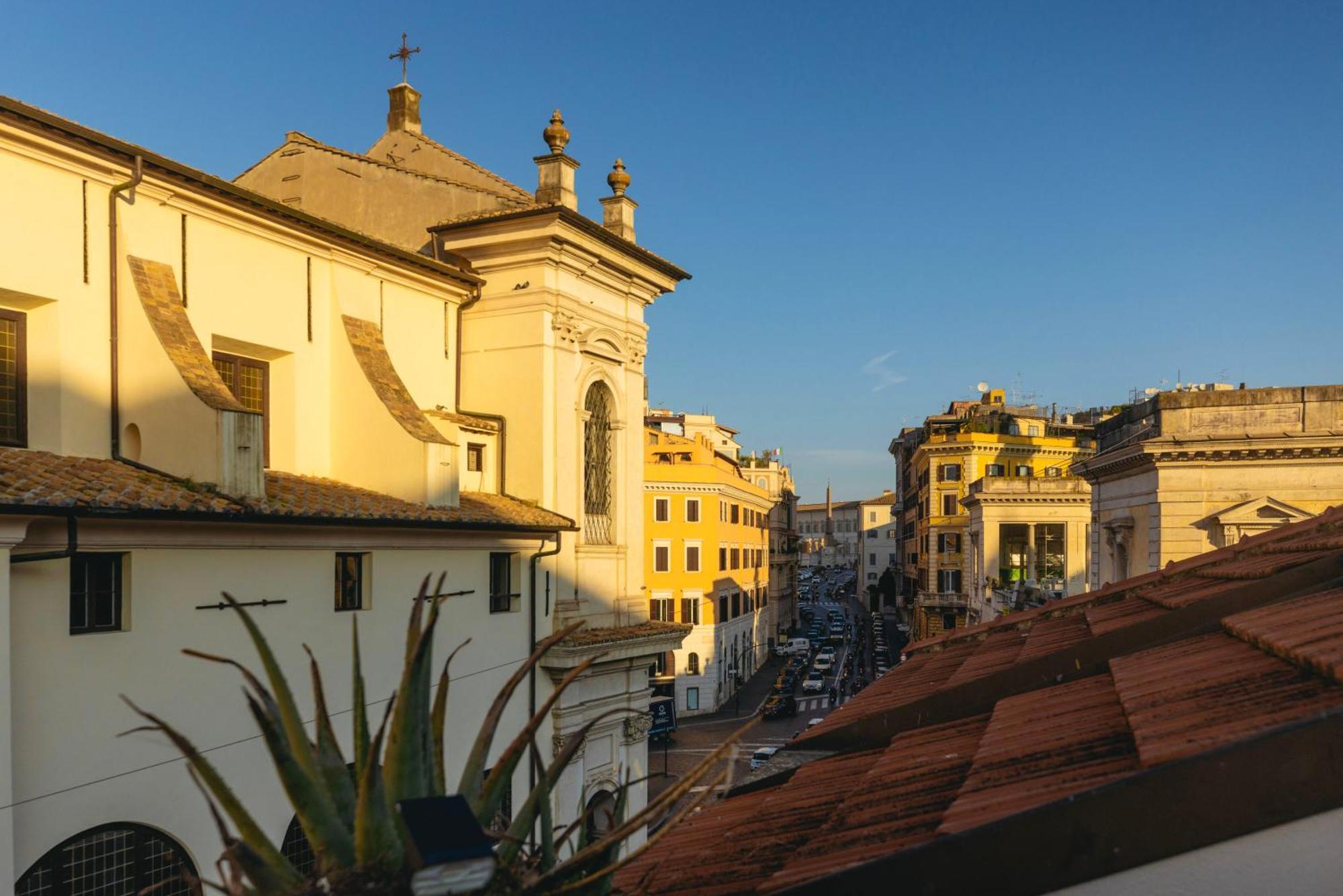 Roma Luxus Hotel Bagian luar foto The church of San Pietro in Ciel d'Oro